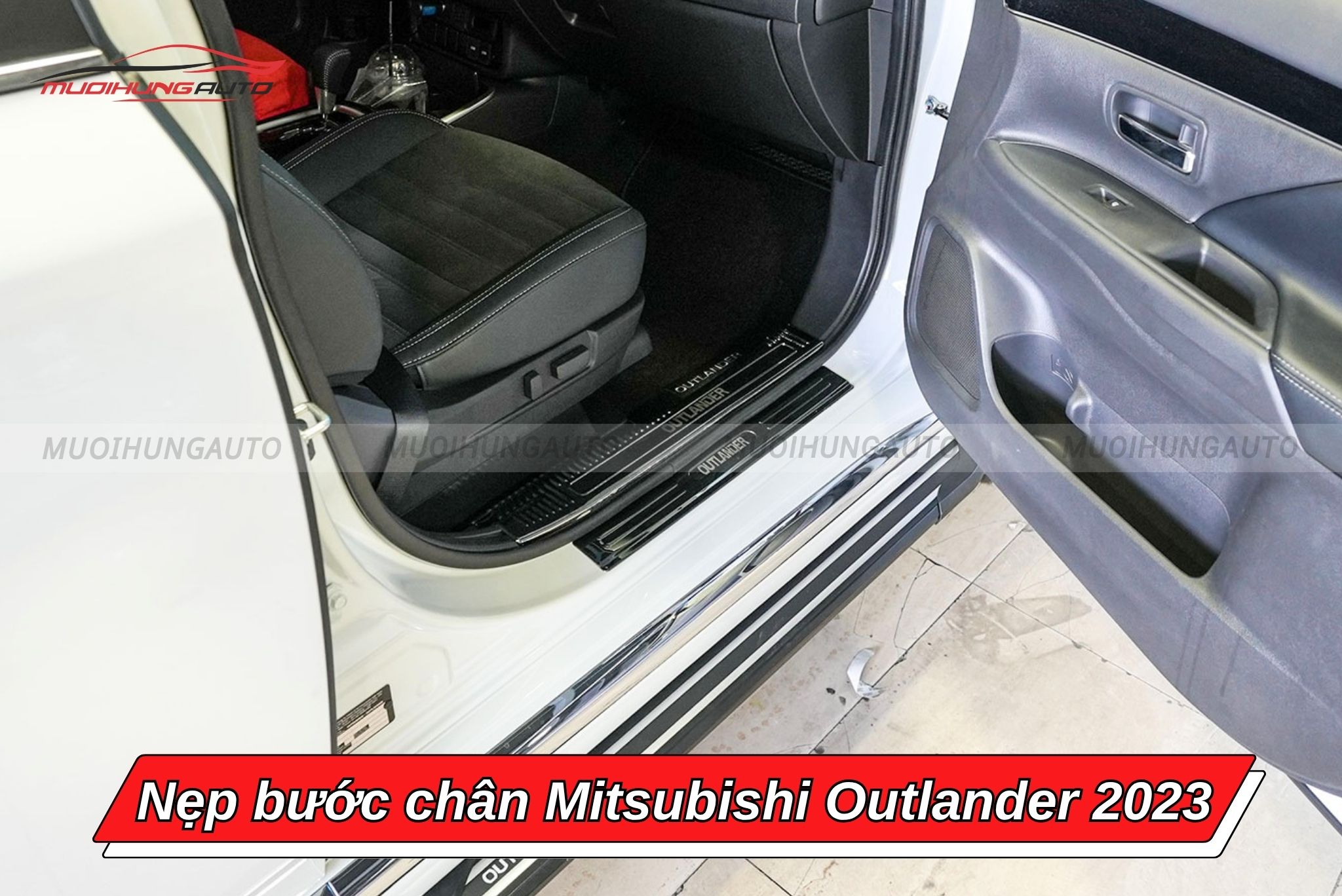Nẹp bước chân Mitsubishi Outlander 2023