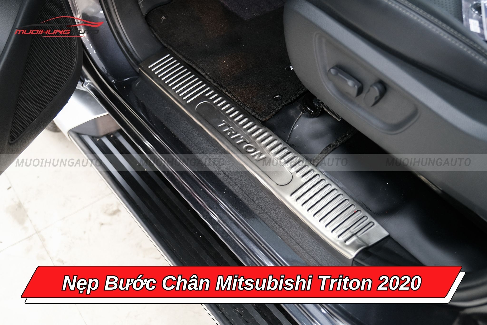 Nẹp bước chân Mitsubishi Triton 2020