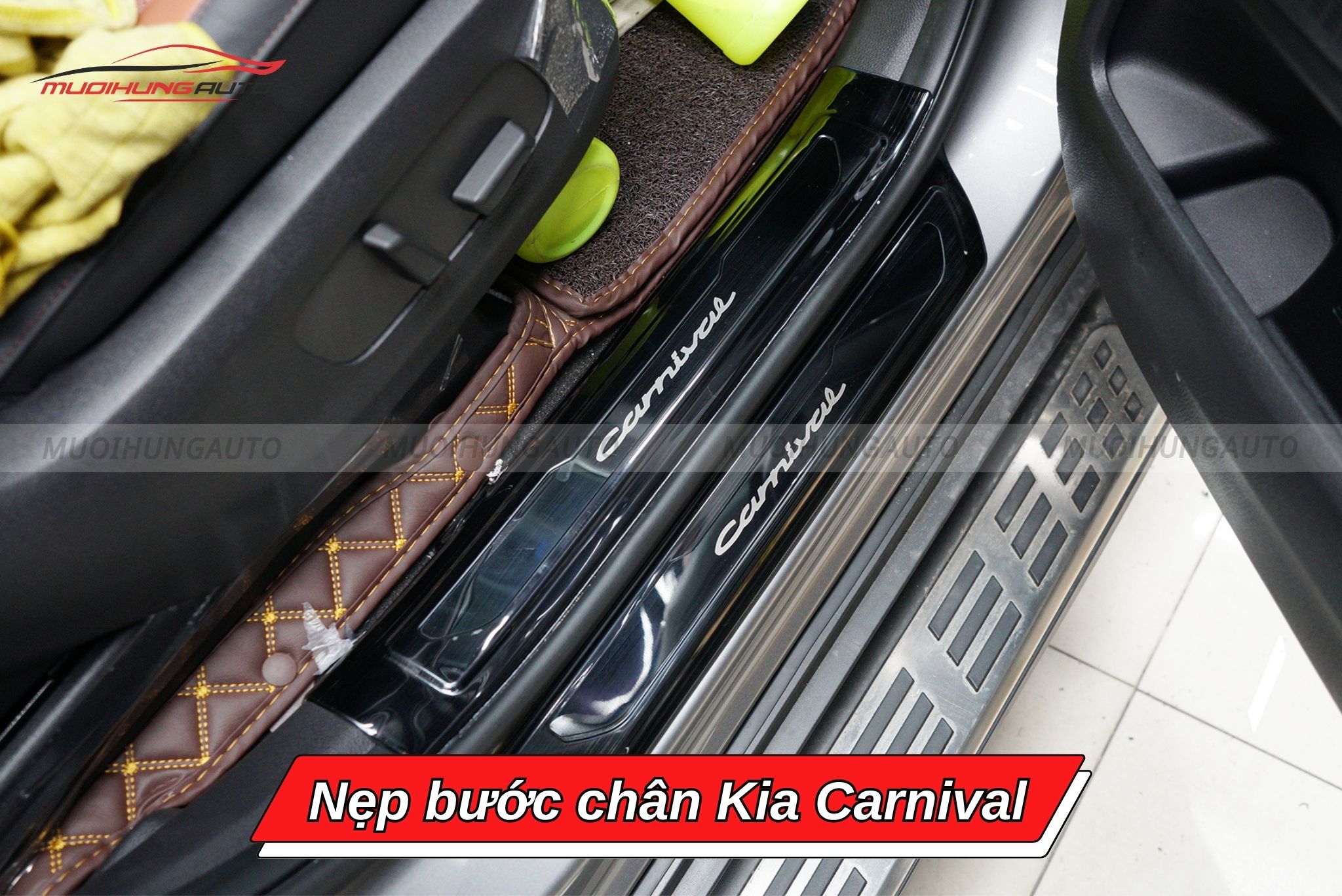 Nẹp bước chân ô tô Kia Carnival
