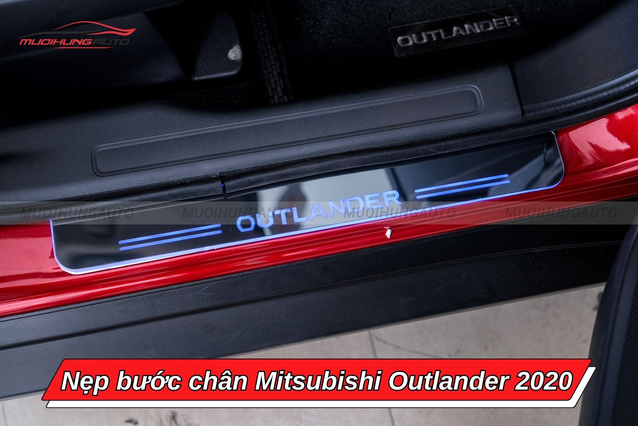 Nẹp bước chân ô tô Mitsubishi Outlander 2020