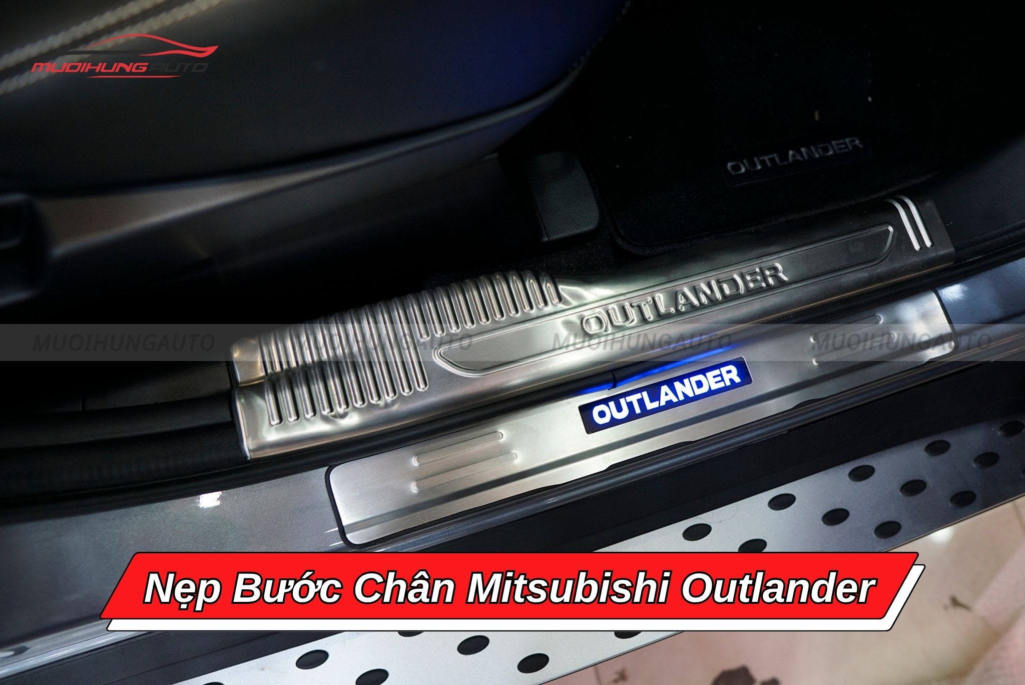 Nẹp bước chân ô tô Mitsubishi Outlander