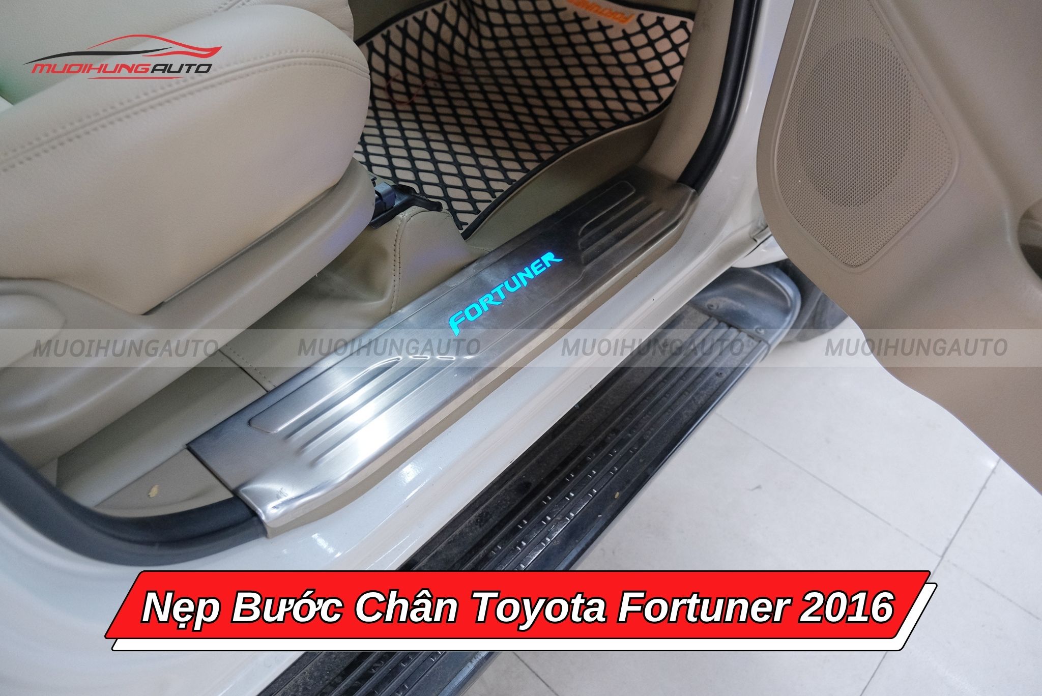Nẹp bước chân ô tô Toyota Fortuner 2016