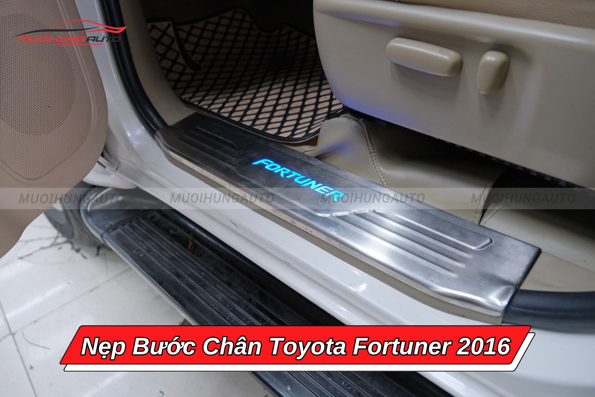 Nẹp bước chân Toyota Fortuner 2016