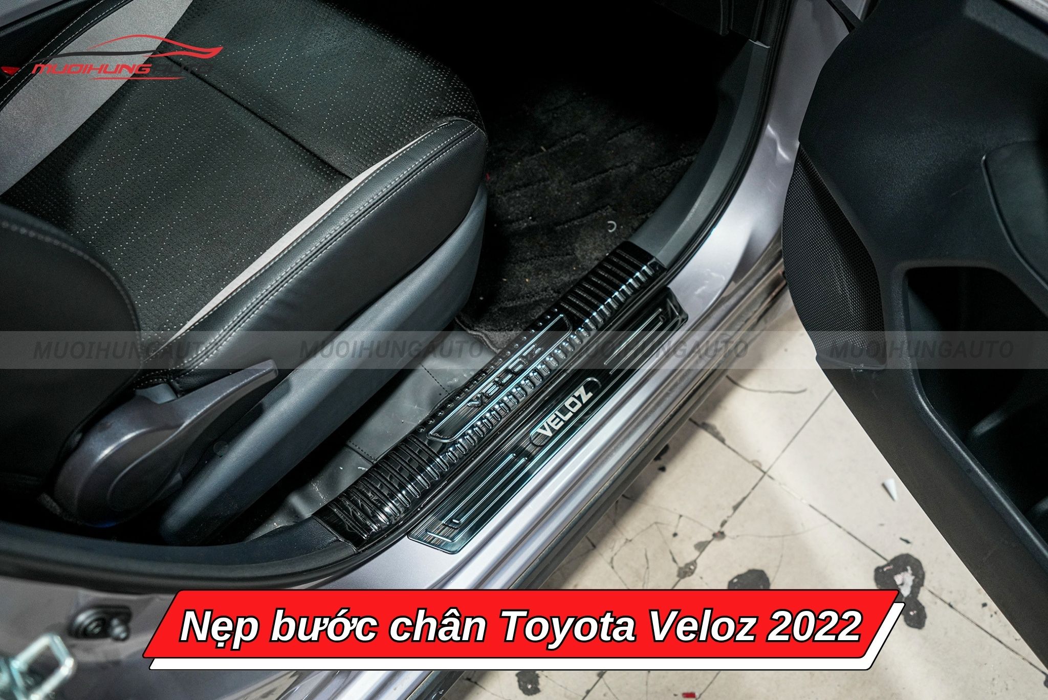 Nẹp bước chân Toyota Veloz 2022