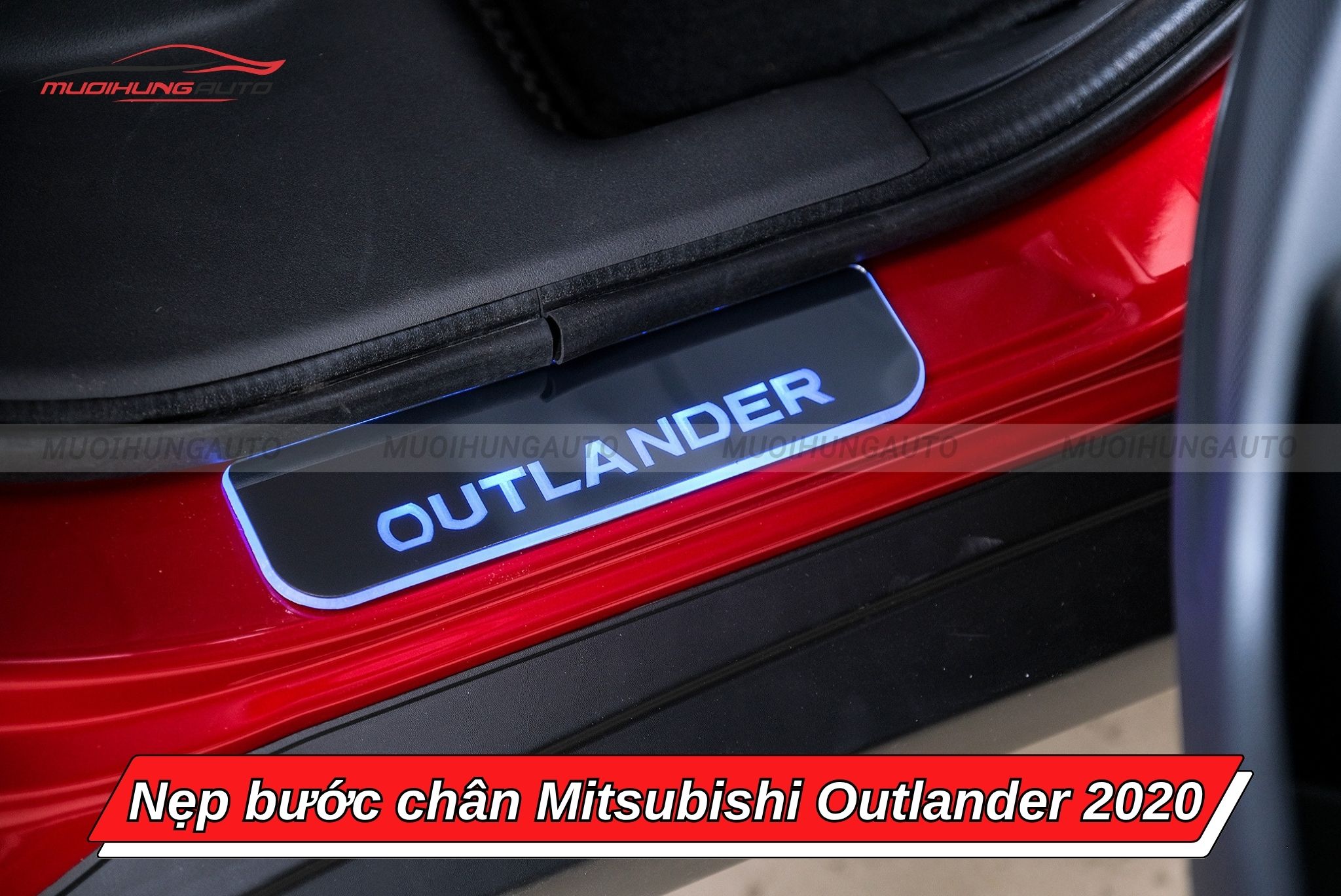 Nẹp bước chân xe Mitsubishi Outlander 2020