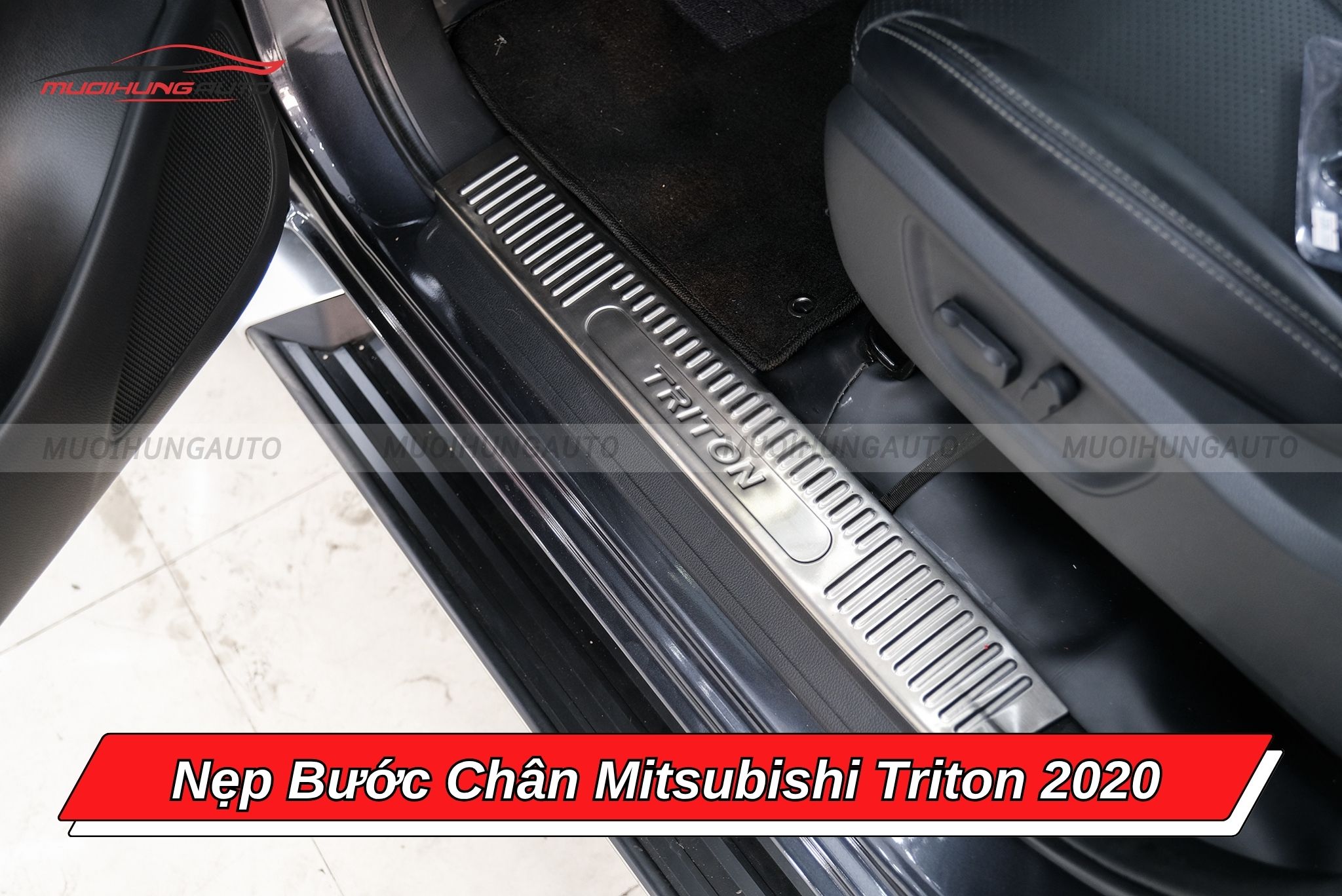Nẹp bước chân xe Mitsubishi Triton 2020