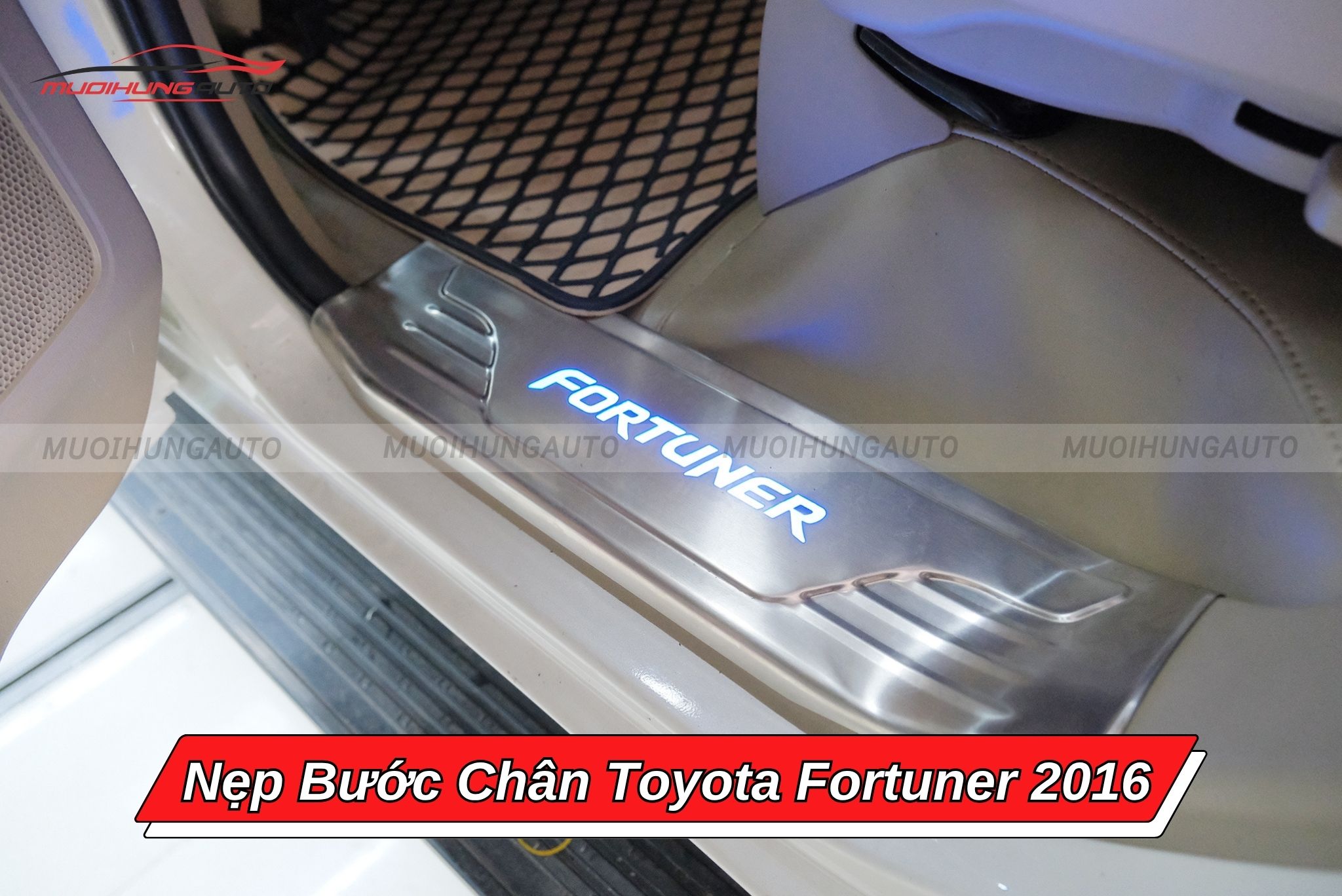 Nẹp bước chân xe ô tô Toyota Fortuner 2016