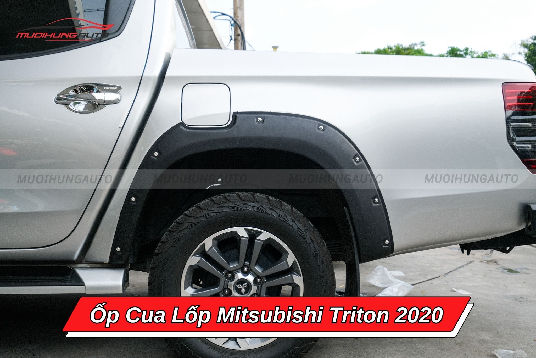 Ốp cua bánh Mitsubishi Triton 2020