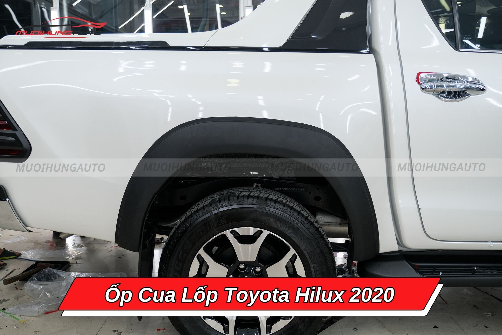 Ốp cua bánh Toyota Hilux 2020