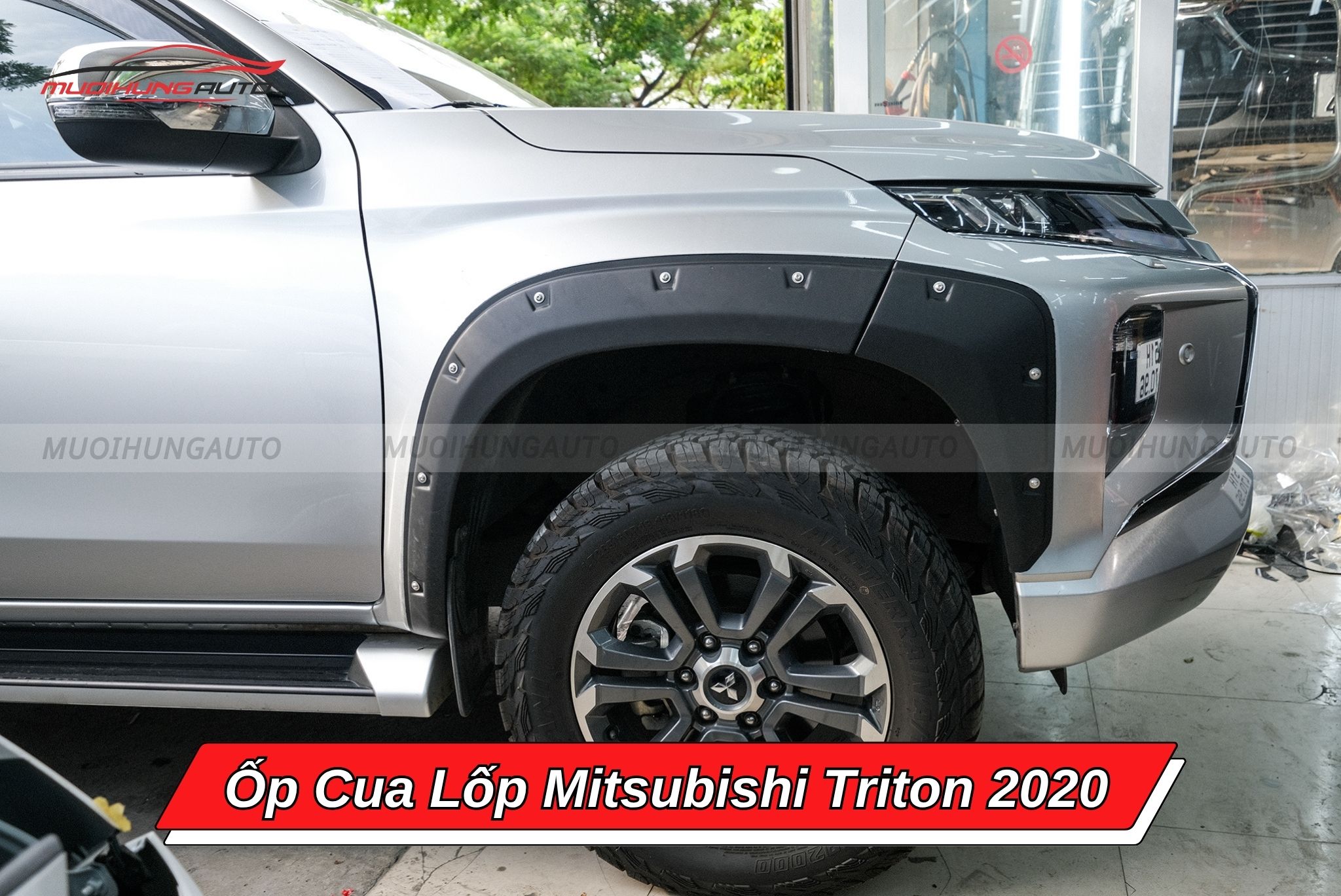 Ốp cua lốp Mitsubishi Triton 2020