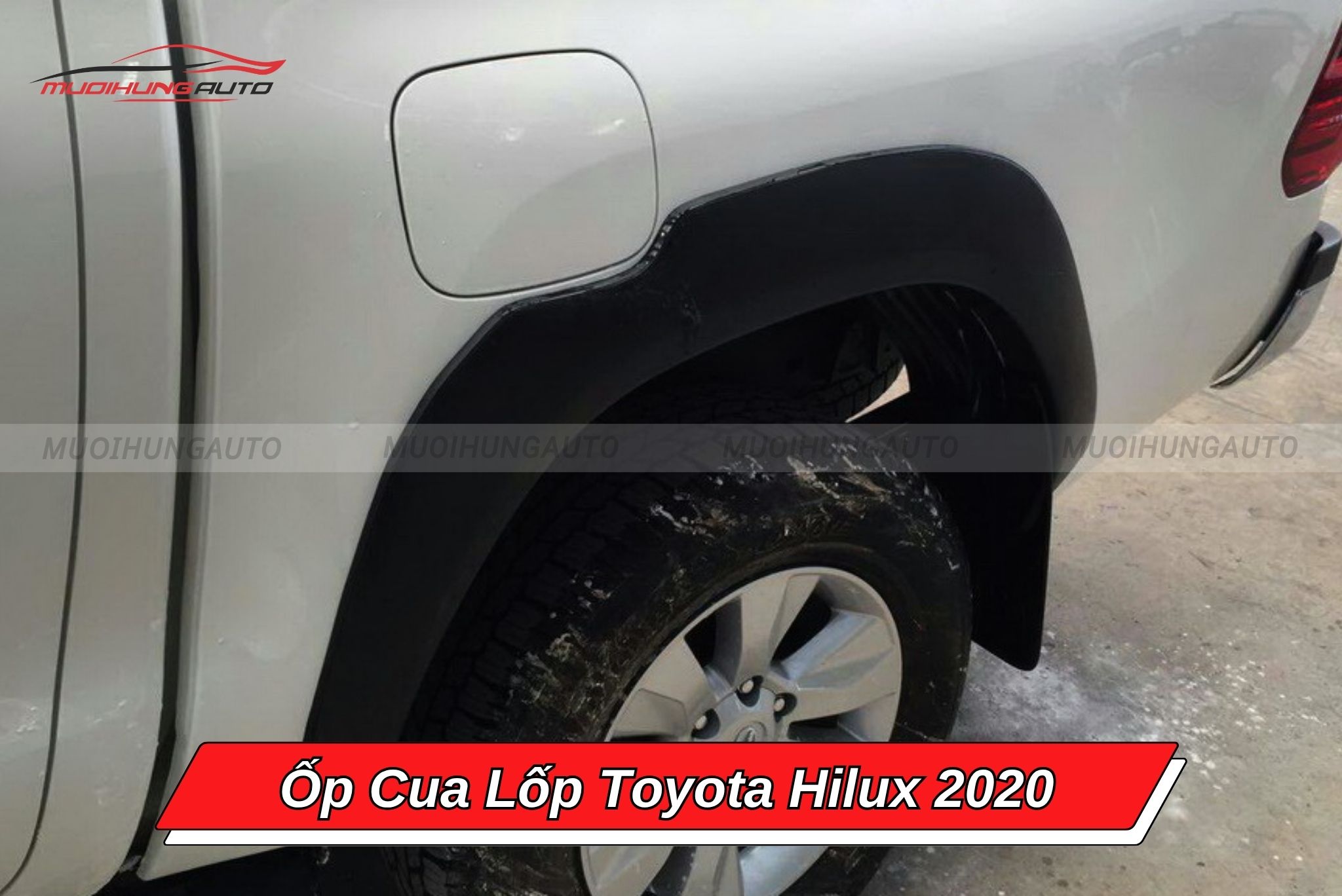 Ốp cua lốp ô tô Toyota Hilux 2020