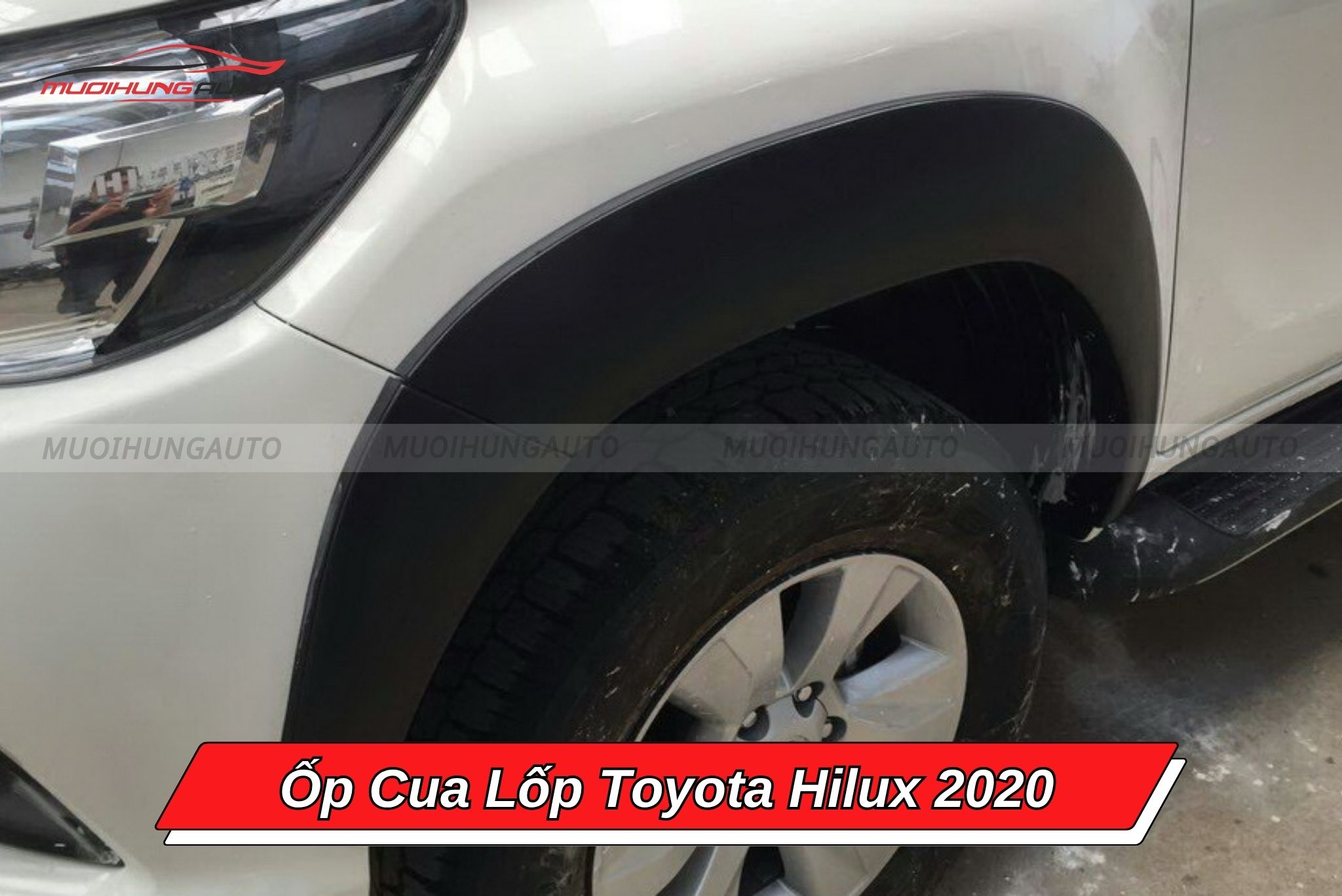 Ốp cua lốp Toyota Hilux 2020