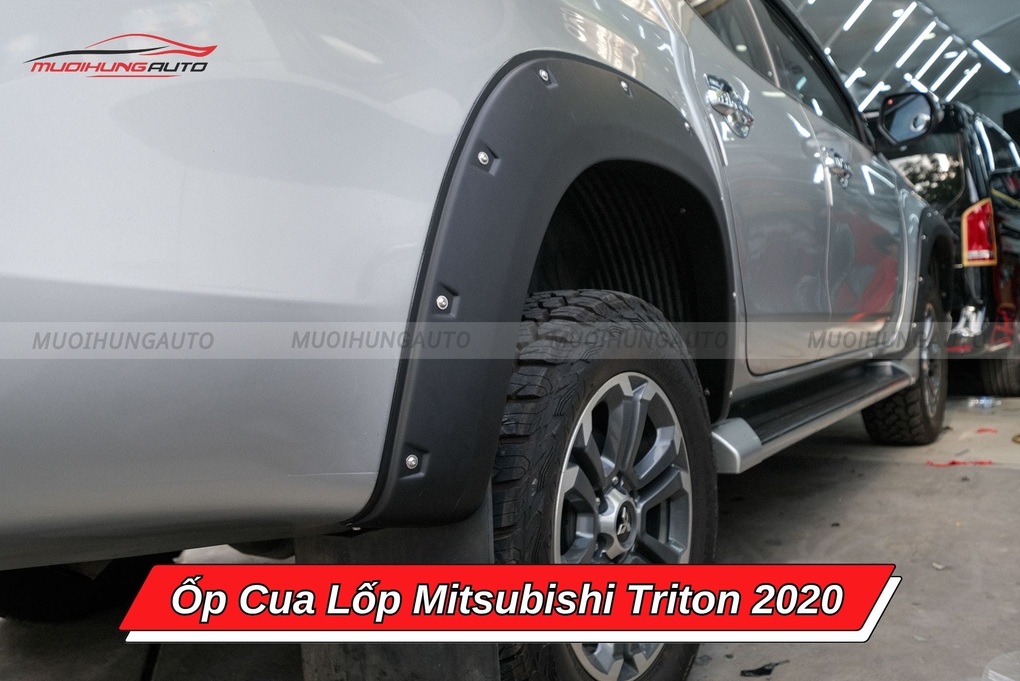 Ốp cua lốp xe Mitsubishi Triton 2020