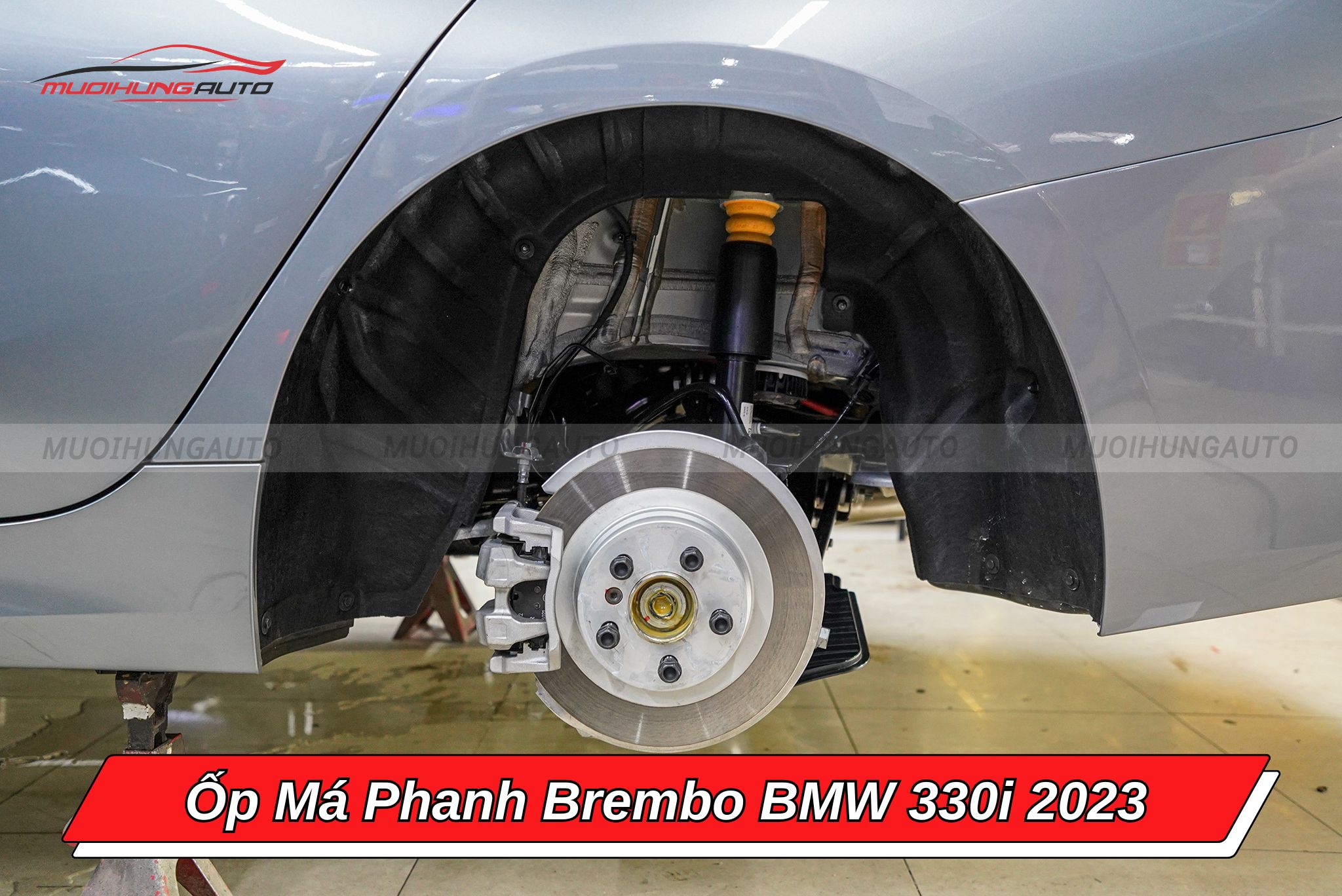 Ốp má phanh BMW 330i 2023