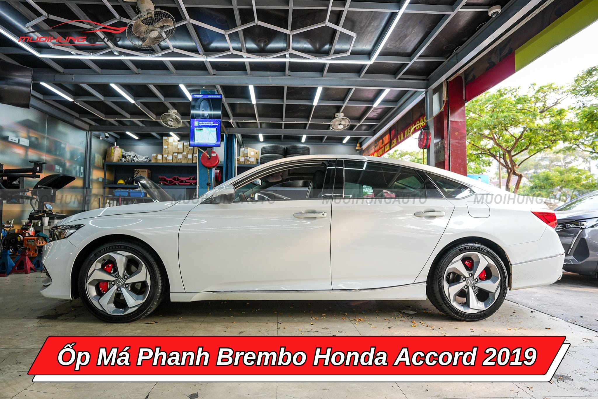Ốp má phanh Brembo xe Honda Accord 2019