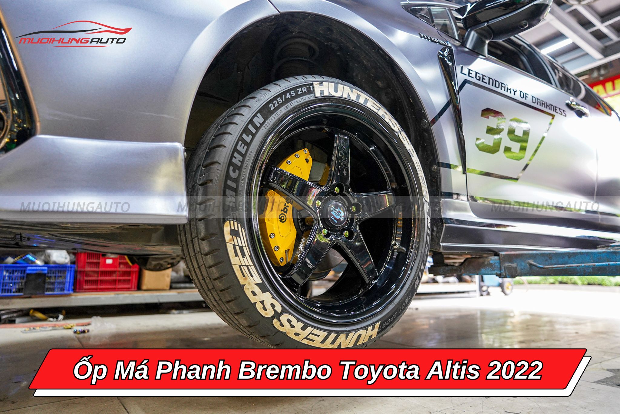 Ốp phanh Brembo cho Toyota Altis 2022