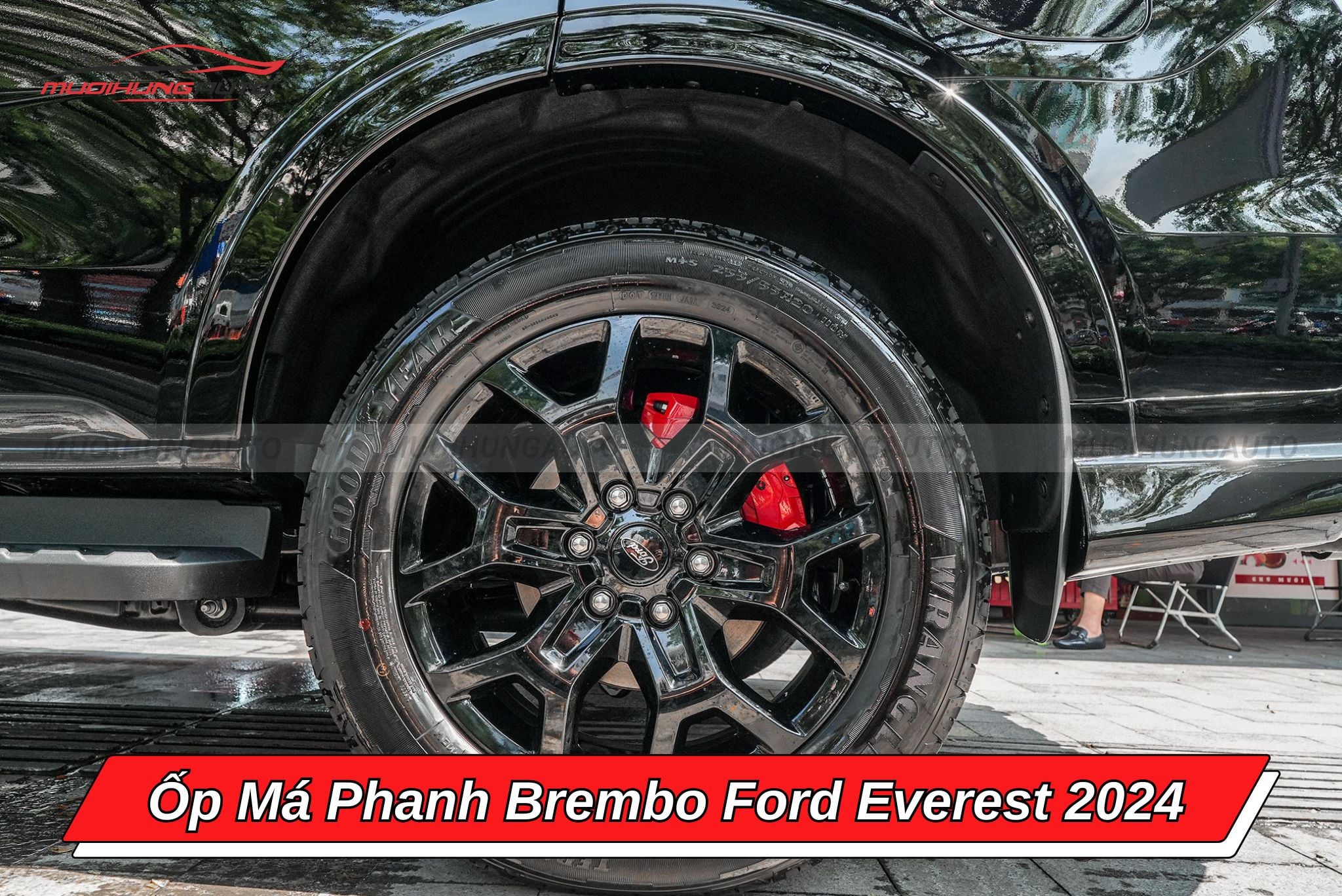 Ốp má phanh Brembo xe Ford Everest 2024