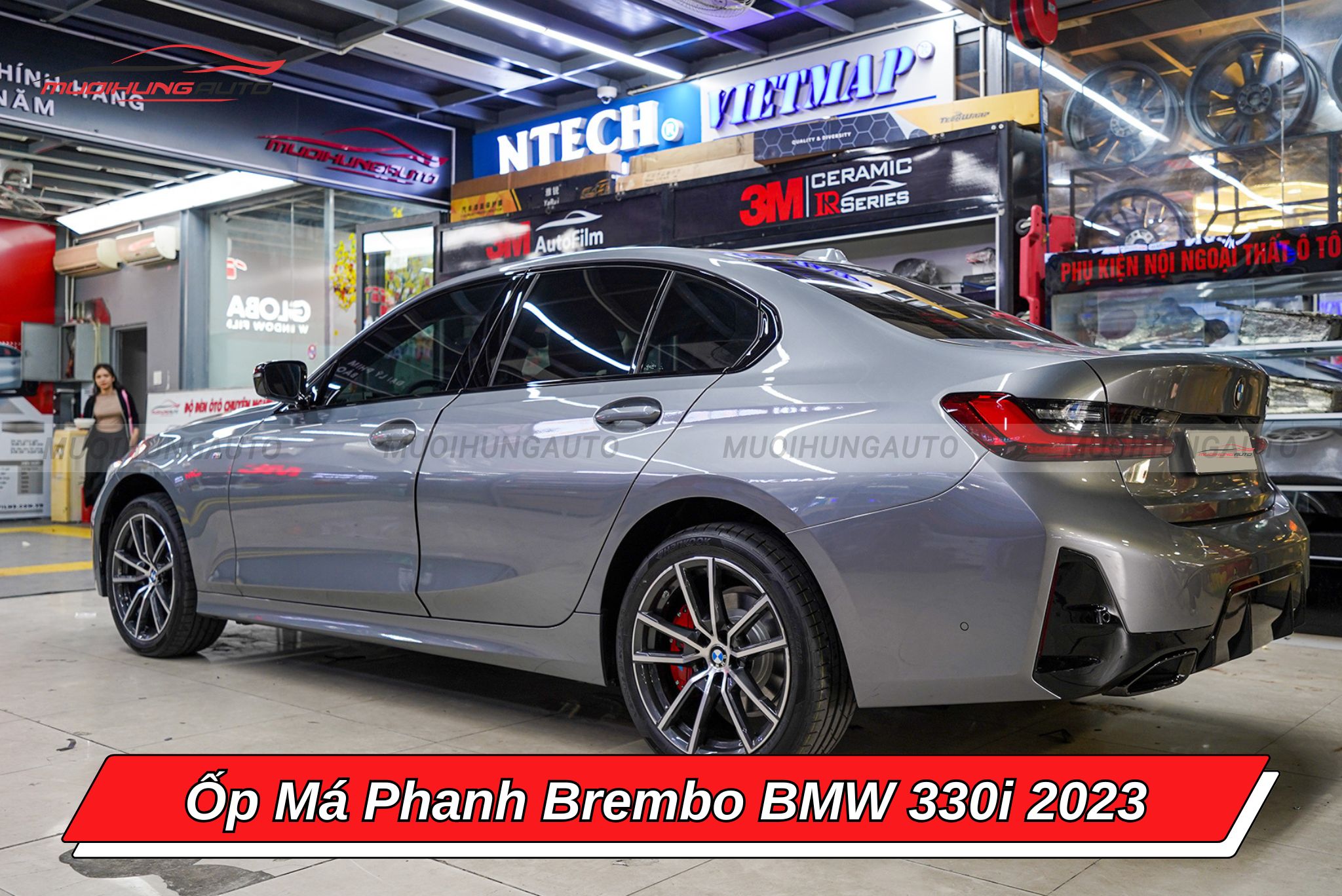 Ốp phanh Brembo xe hơi BMW 330i 2023