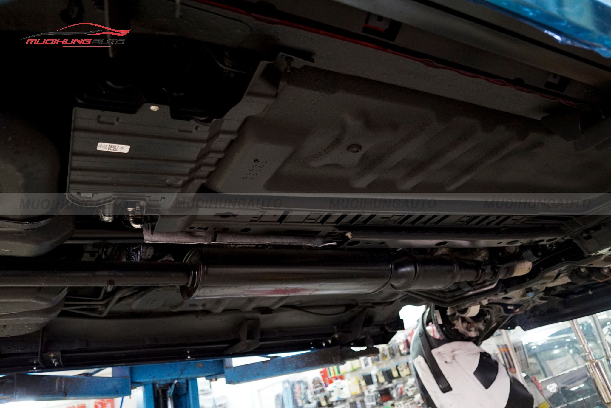 Phủ gầm ô tô Ford Explorer