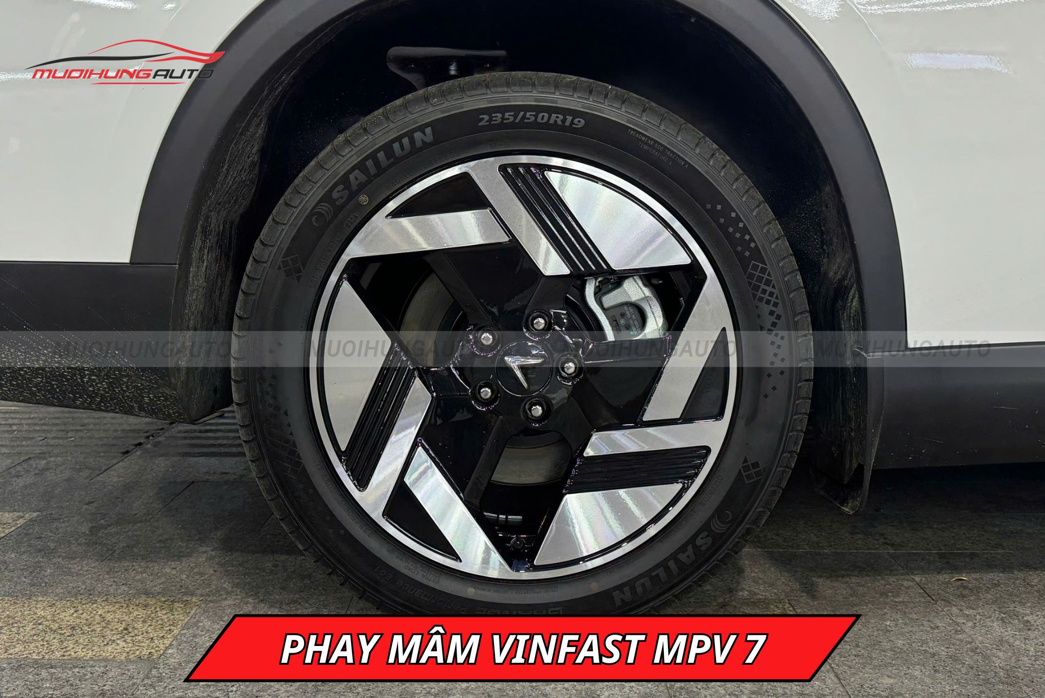 Phục hồi lazang ô tô Vinfast MPV 7