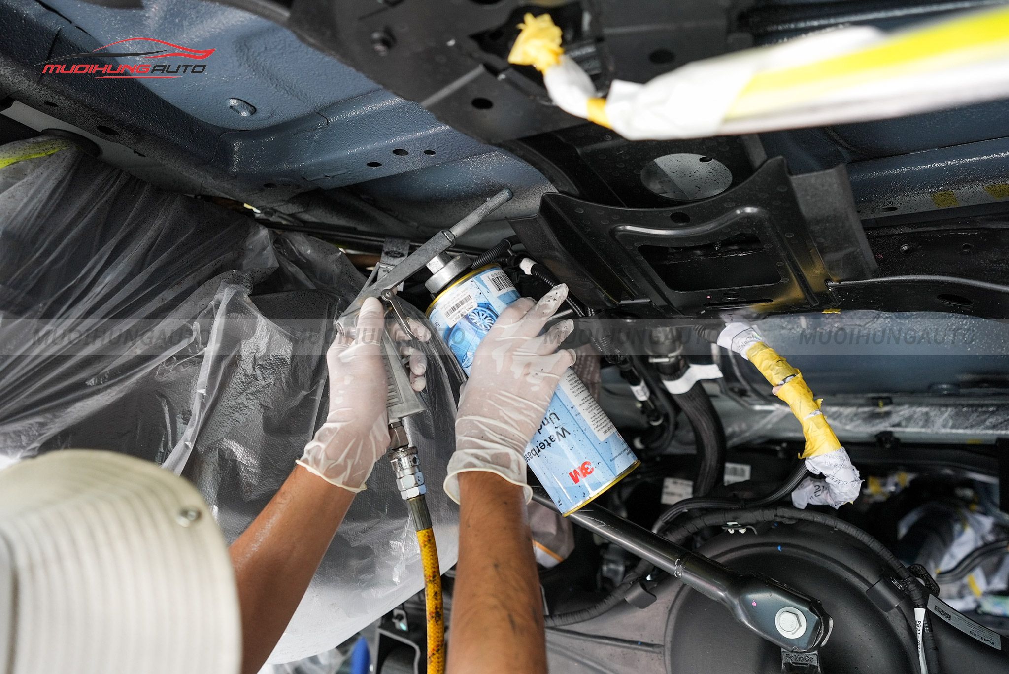 Sơn phủ gầm ô tô Ford Everest 2024