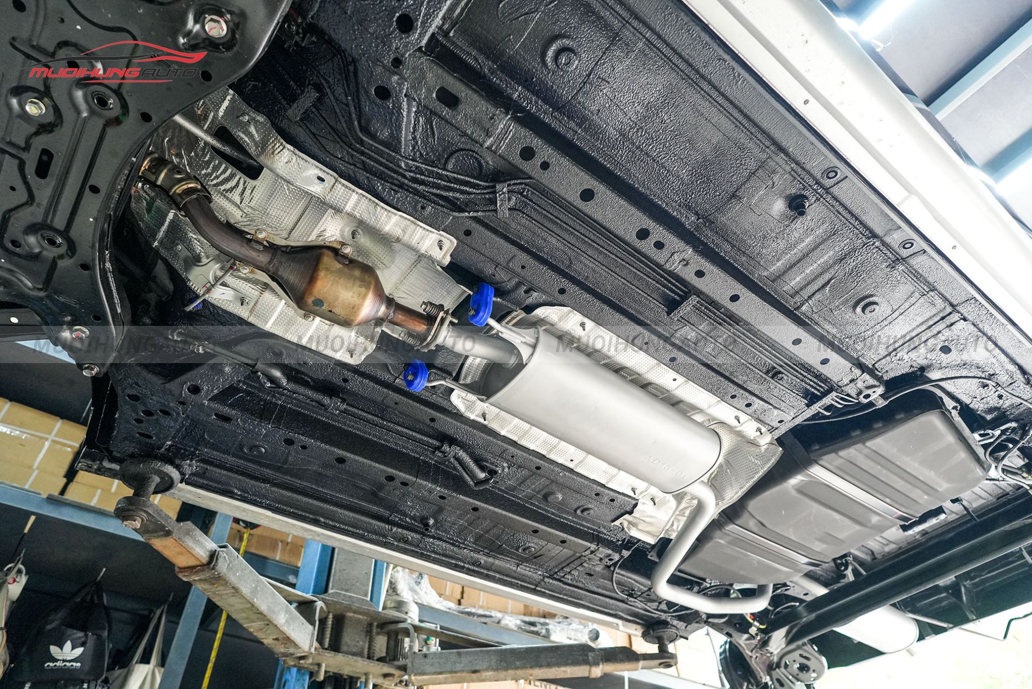 Sơn phủ gầm ô tô Mitsubishi Xpander 2024