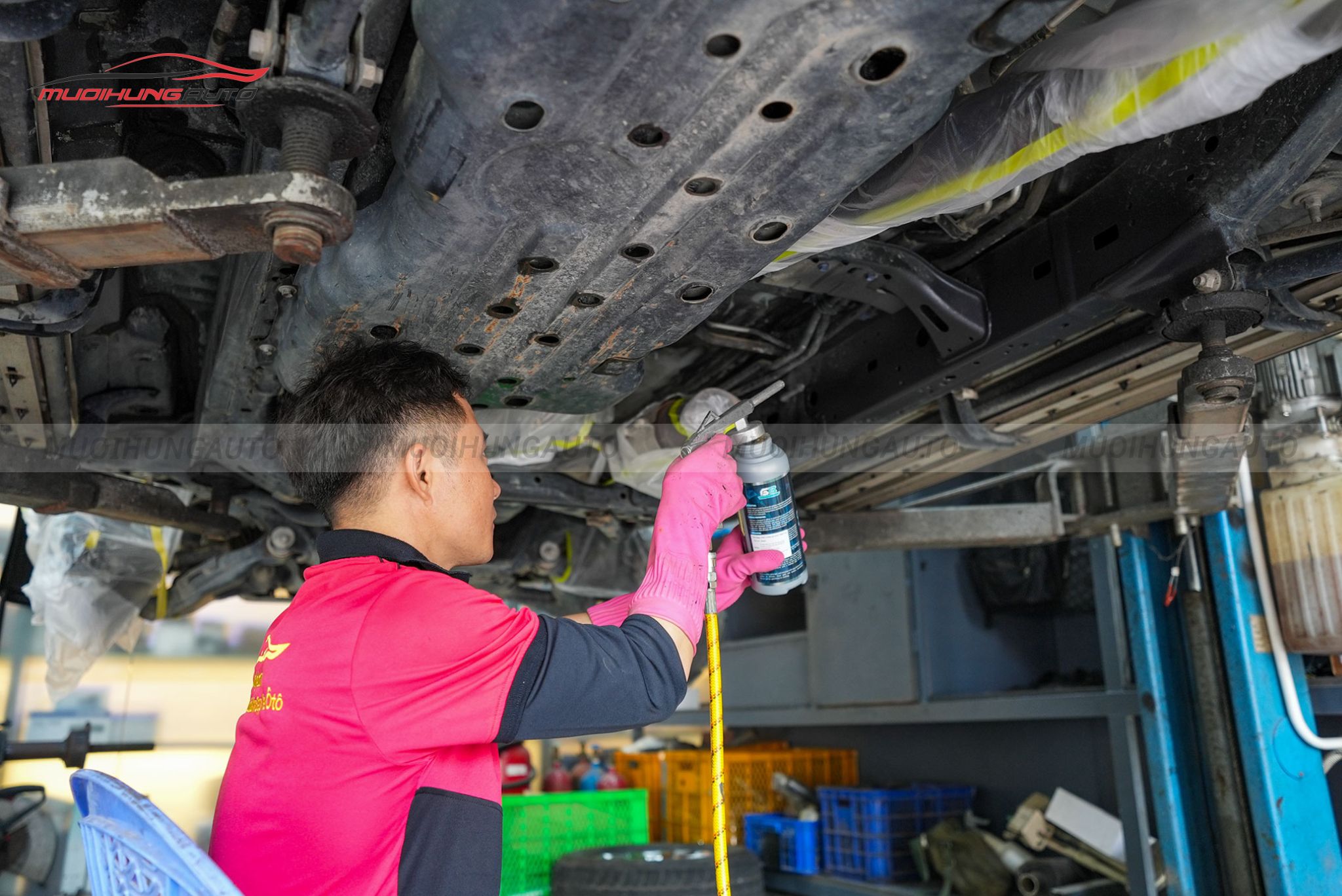 Sơn phủ gầm ô tô Toyota Land Cruiser Prado 2020