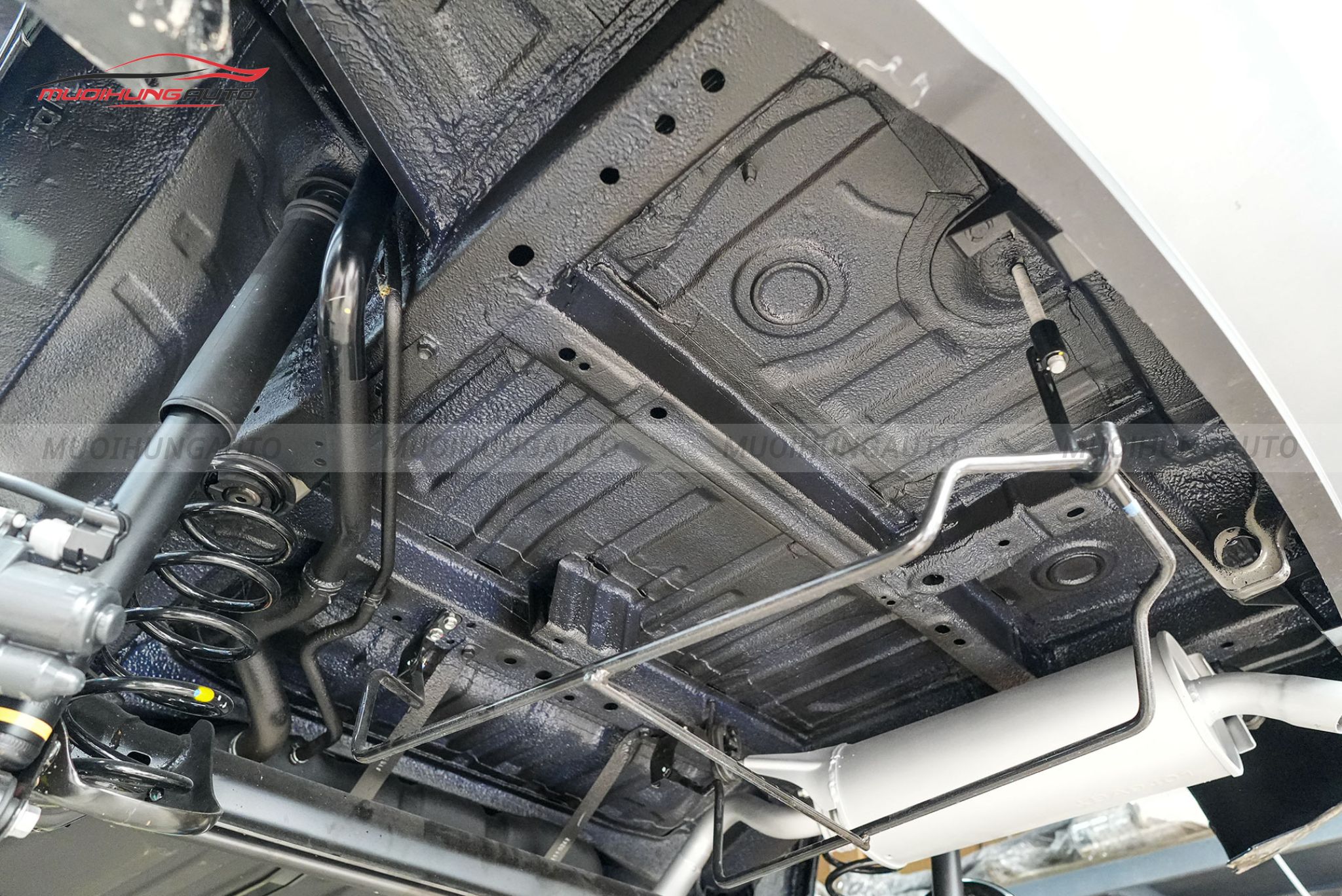 Sơn phủ gầm xe ô tô Mitsubishi Xpander 2024