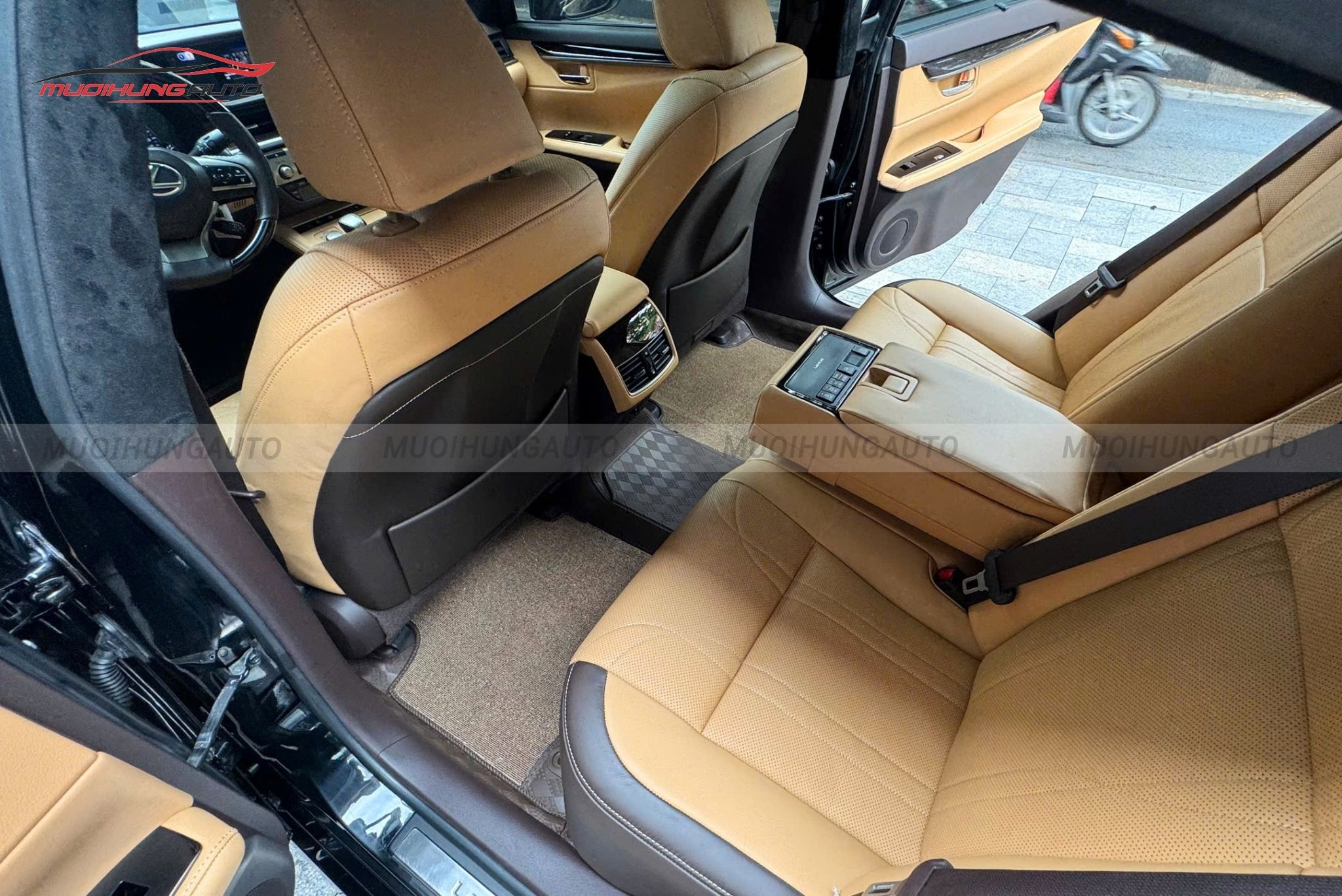 Thảm lót sàn Lavor xe Lexus ES250 2017