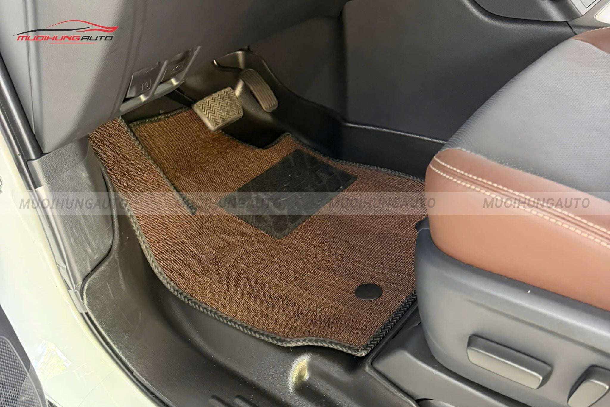 Thảm lót sàn Ncar cho xe Toyota Innova 2025