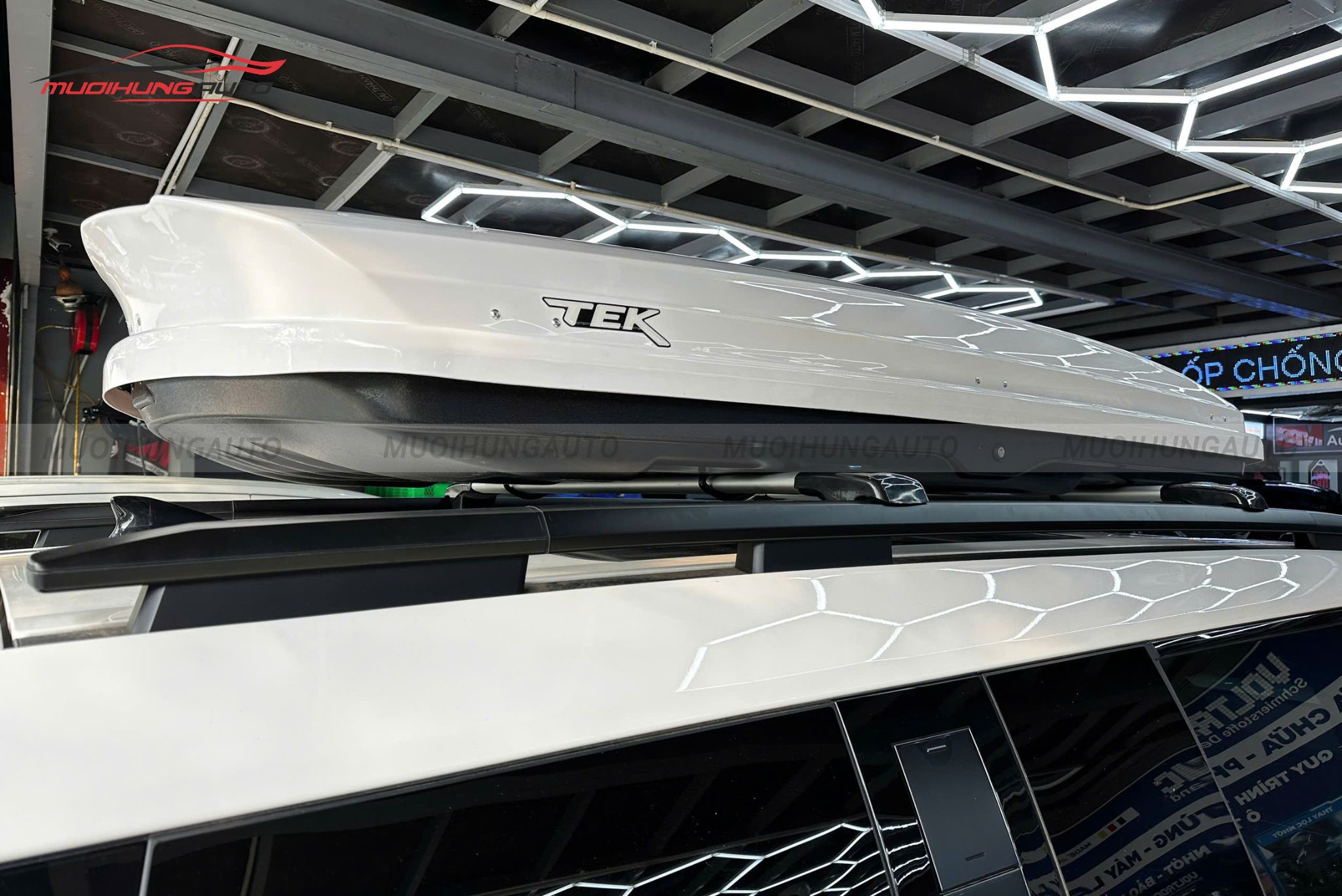 Thùng nóc xe ô tô Hyundai Santafe 2025