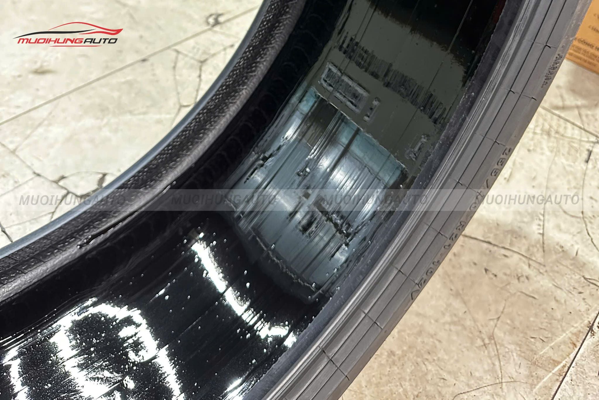 Tráng lốp chống đinh cho Lynk & Co 08