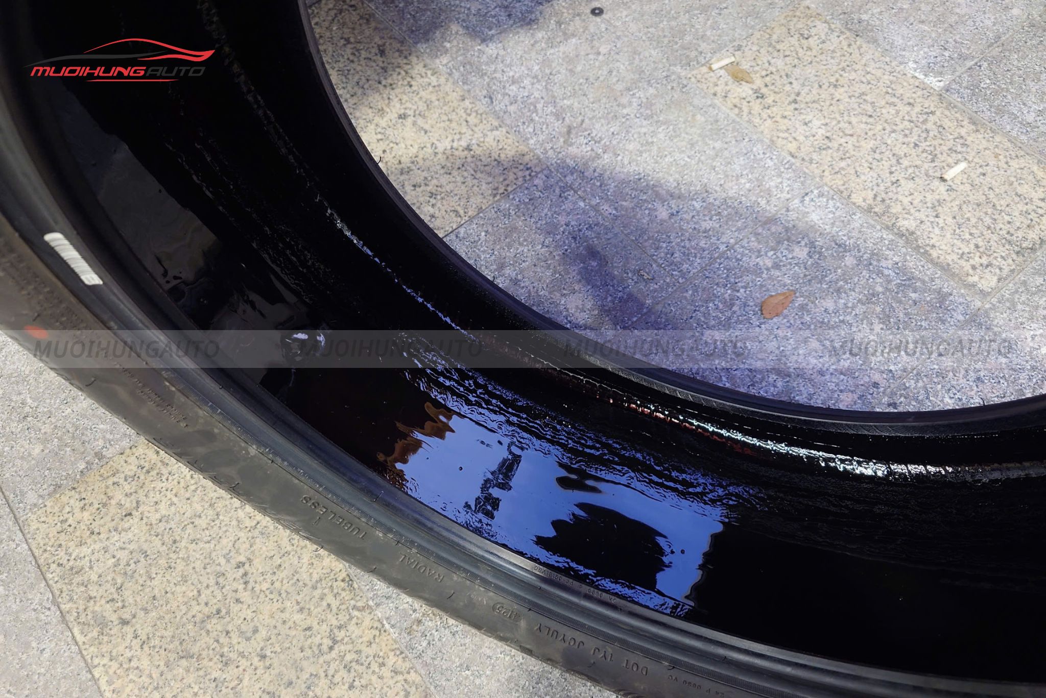 Tráng lốp chống đinh xe Vinfast Limo Green