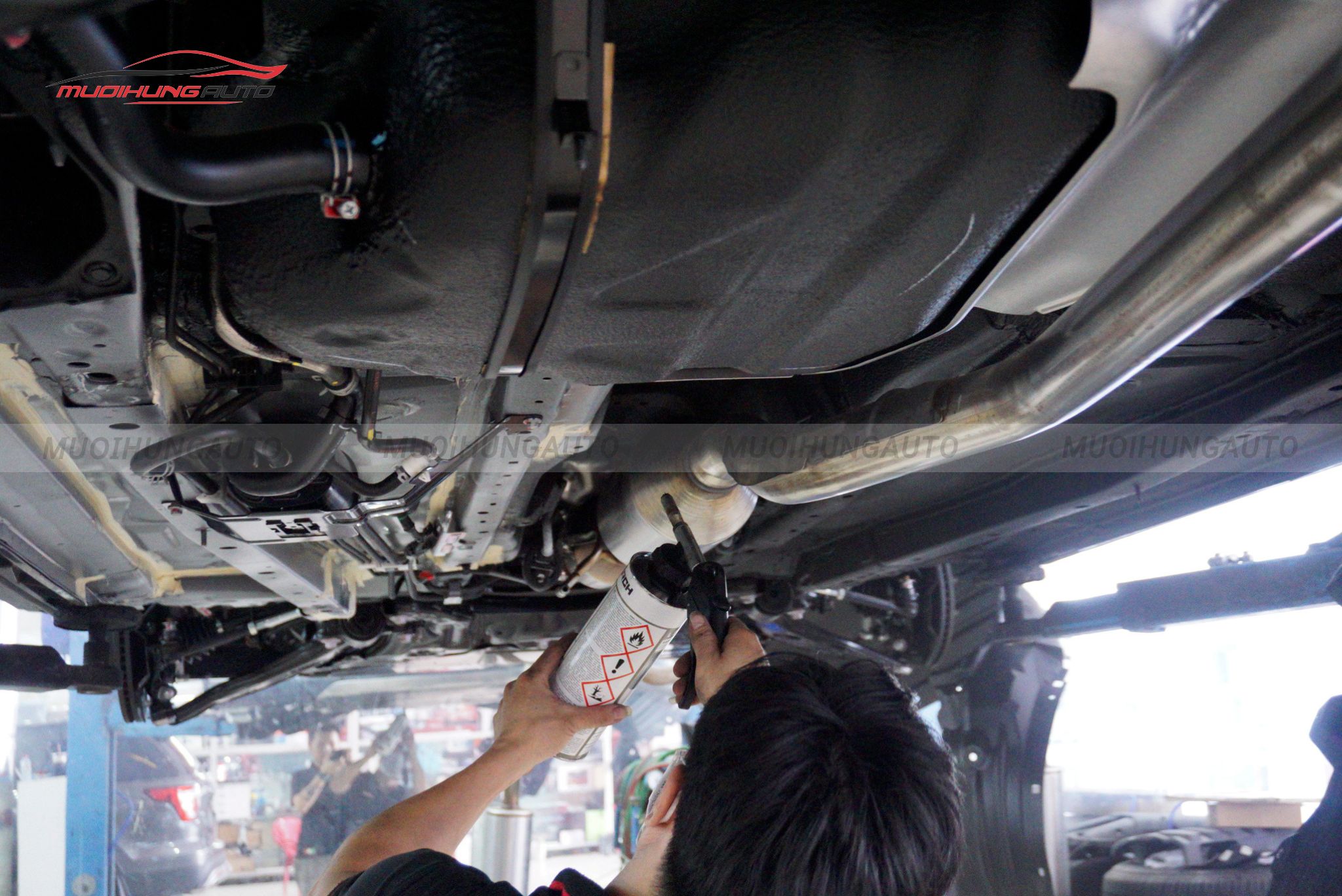 Xịt phủ gầm ô tô Mazda CX5 2018