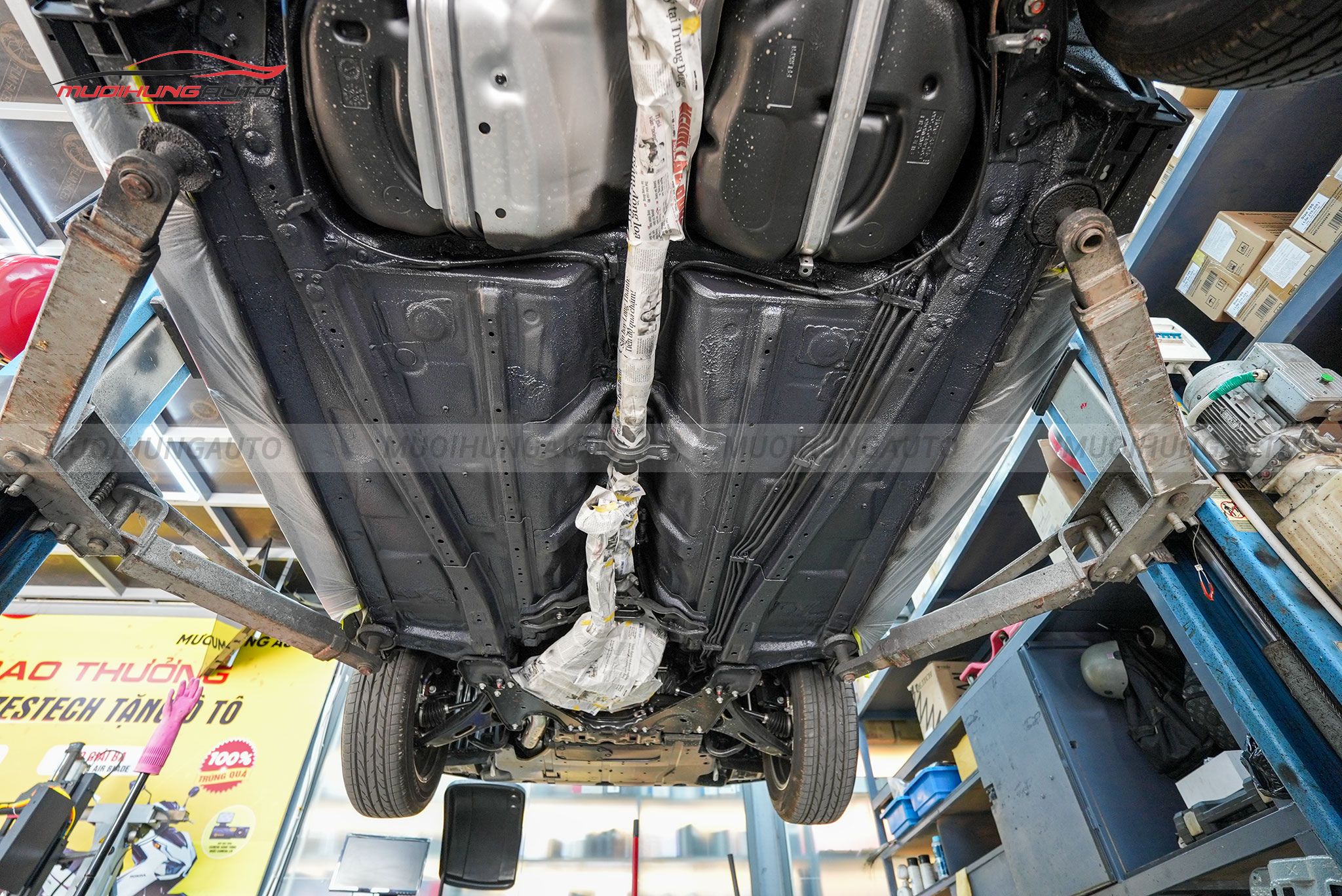 Xịt phủ gầm ô tô Subaru Forester 2024