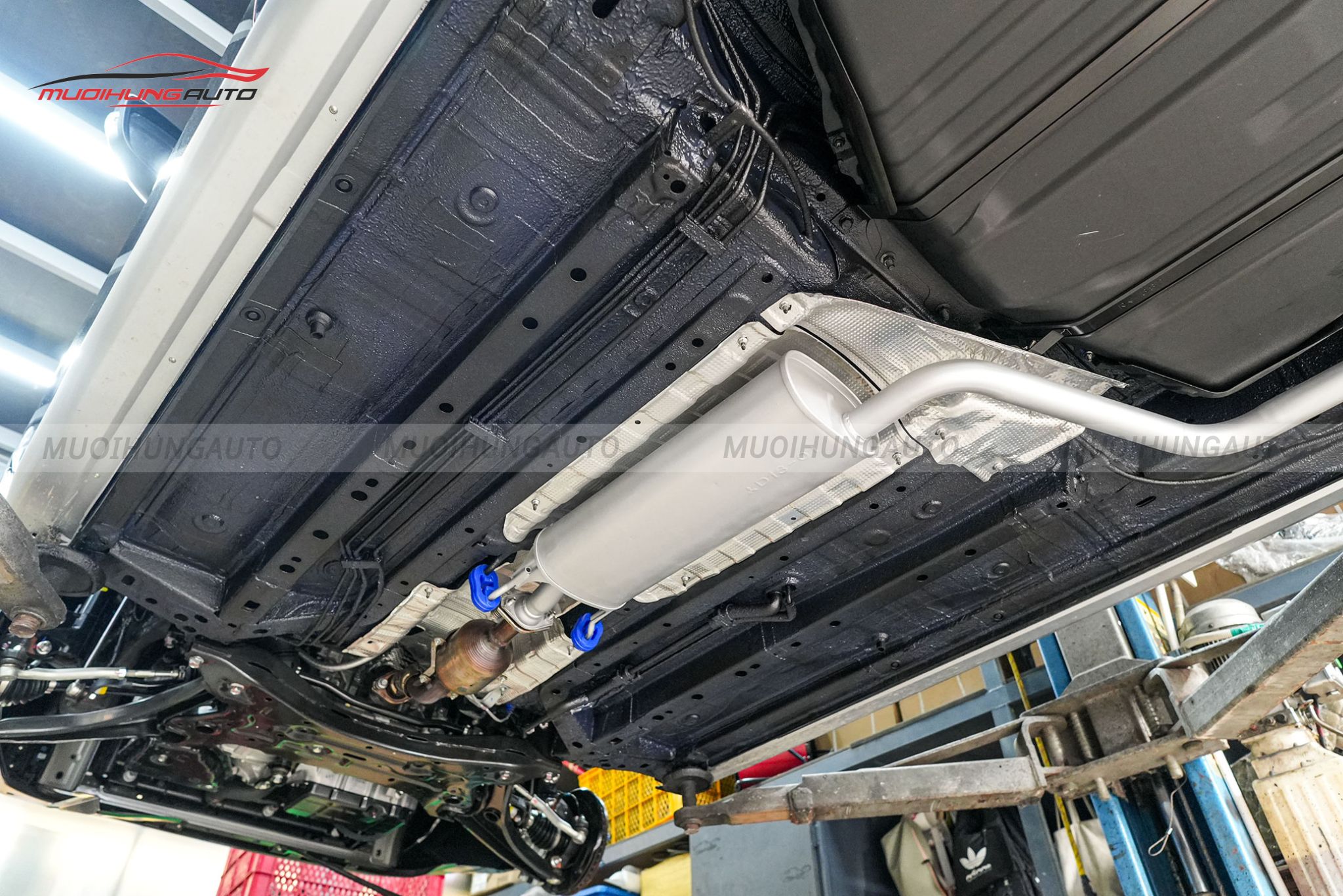 Xịt phủ gầm xe Mitsubishi Xpander 2024