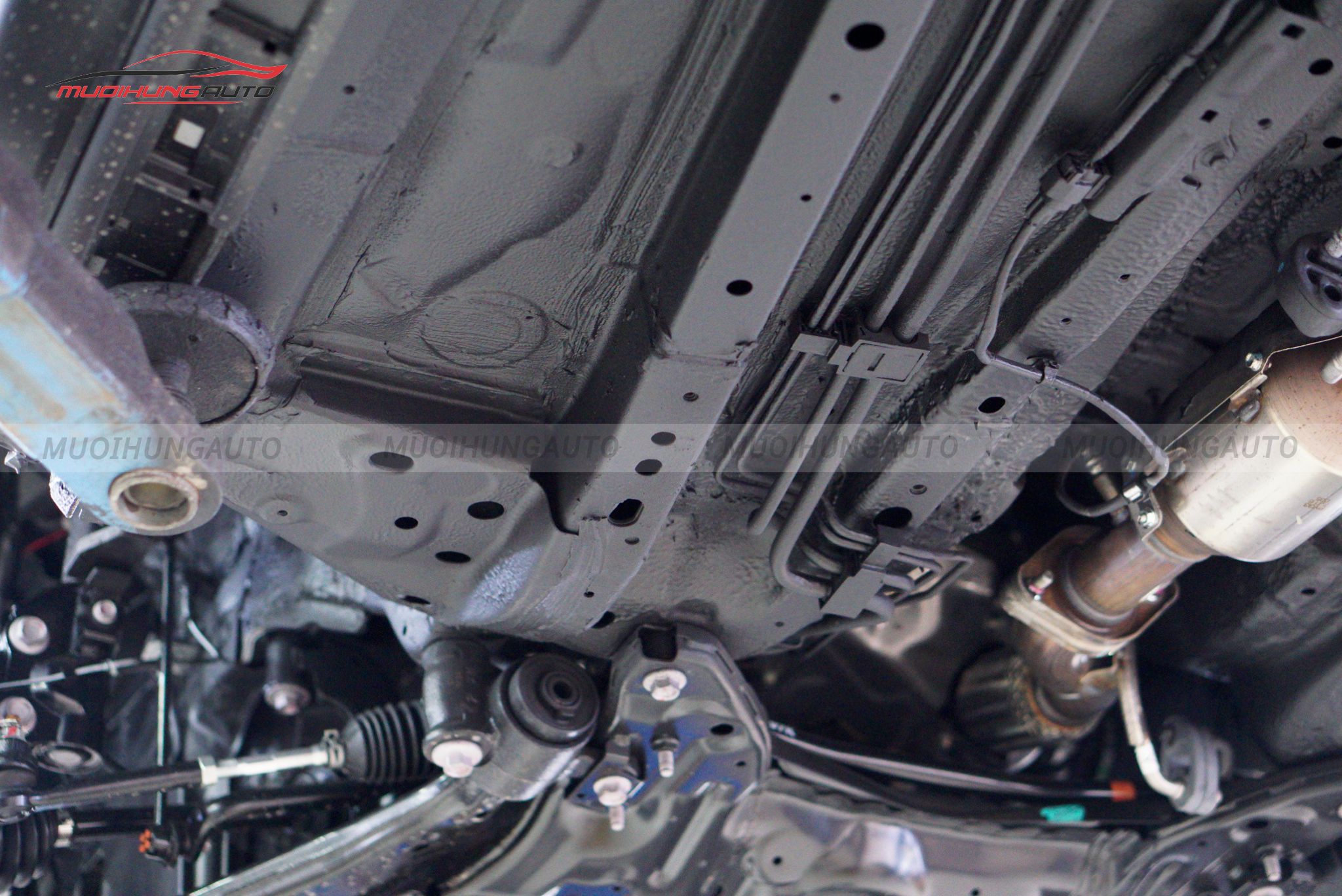 Xịt phủ gầm xe ô tô Mazda CX5 2018