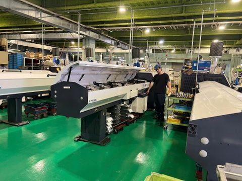 BÊN TRONG NHÀ MÁY HOSHIMOTO: MỘT SẢN PHẨM TỦ ĐIỆN ĐƯỢC TẠO RA NHƯ THẾ NÀO?