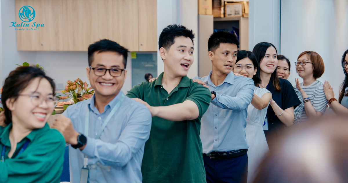 Ngồi sai tư thế gây đau vai gáy cổ? Workshop chăm sóc sức khoẻ cổ vai gáy dành cho bạn