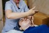 Khoá học chăm sóc da mặt thời lượng thực hành chiếm bao nhiêu phần trăm?
