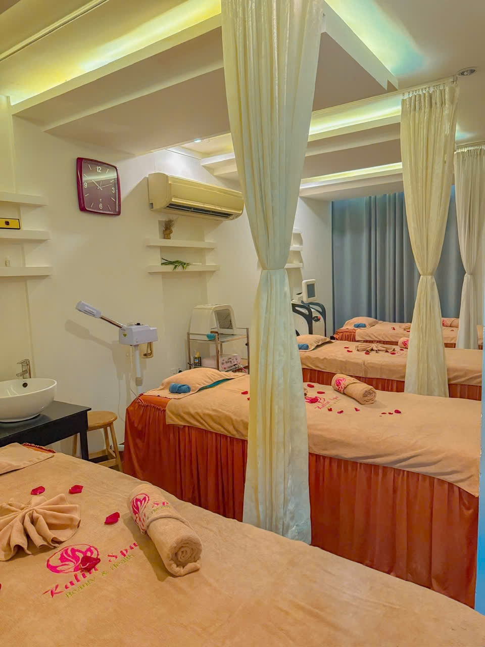 Tầm quan trọng của việc duy trì một môi trường làm việc sạch sẽ và chuyên nghiệp trong đào tạo nghề spa