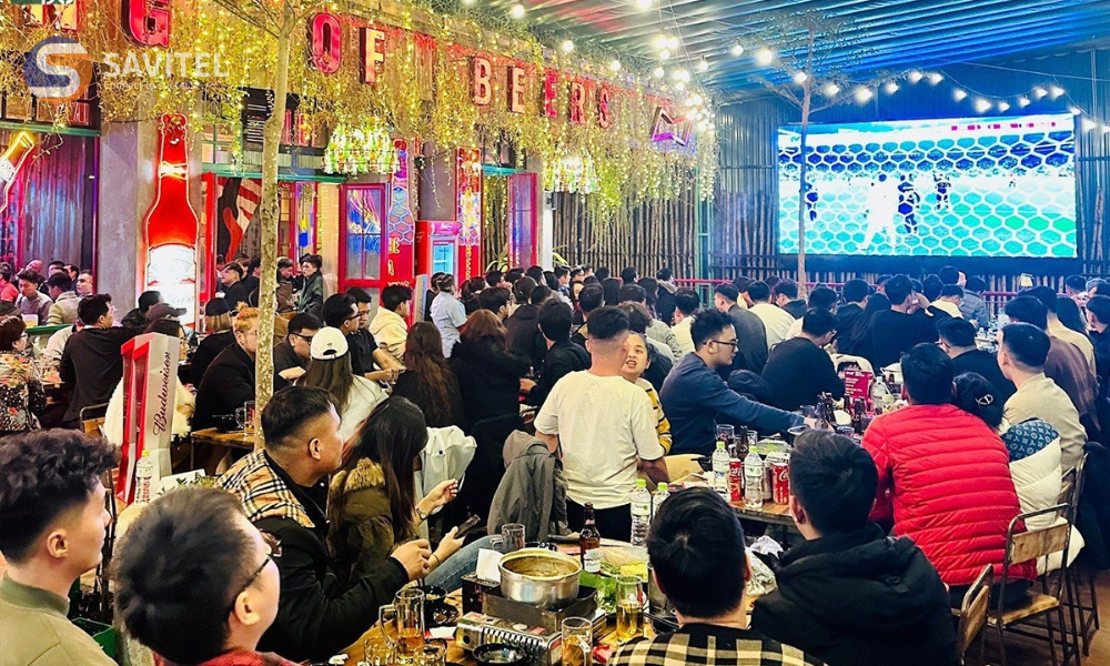 Quán nhậu có màn hình lớn xem đá banh