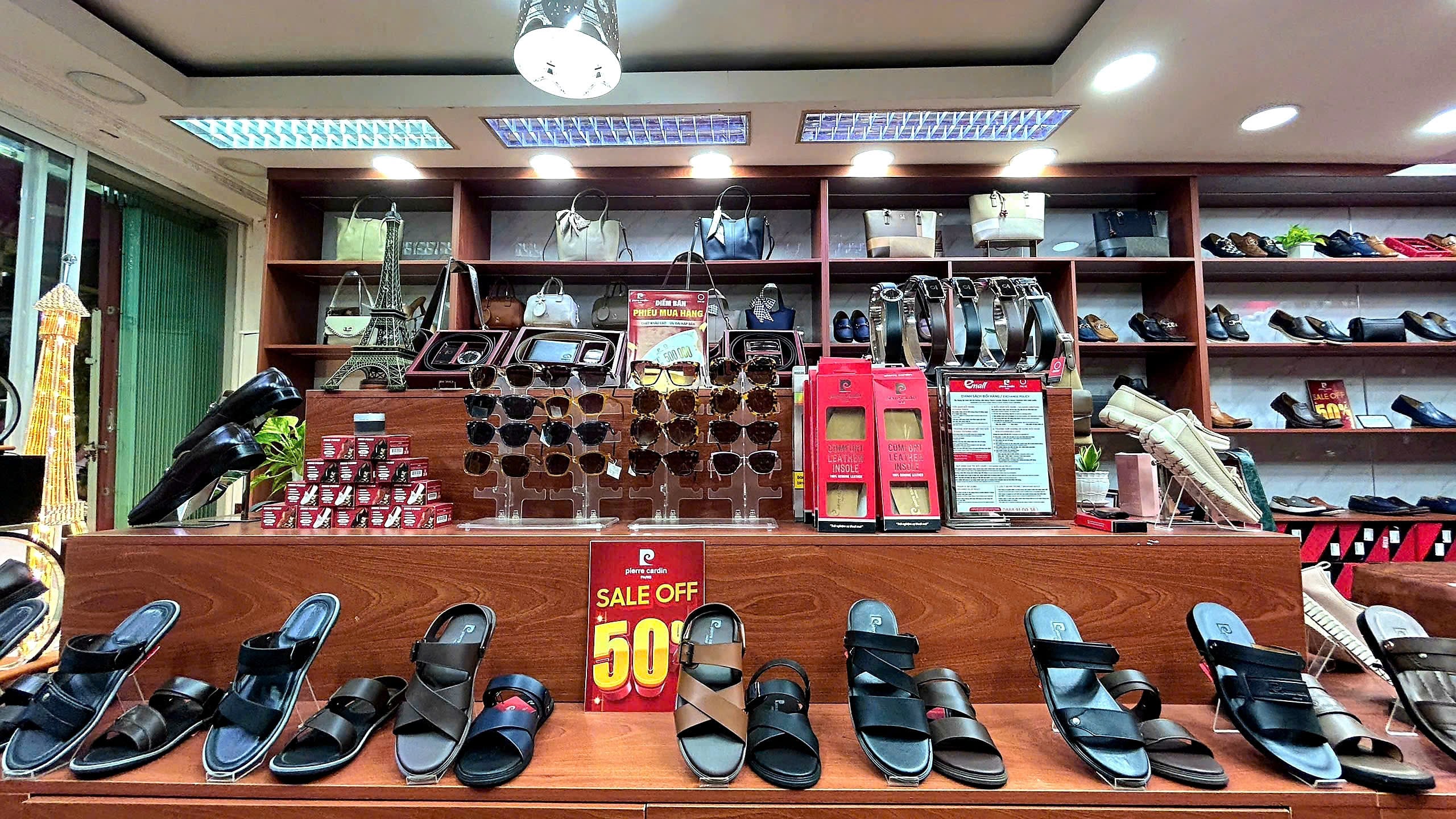 Cửa hàng Pierre Cardin 43 Nguyễn Trãi Long Xuyên
