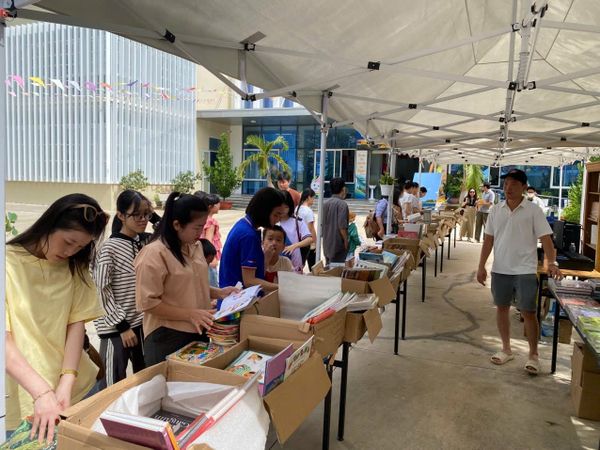 Bạn đọc Ninh Thuận tham gia hội sách Sách đến mọi nhà