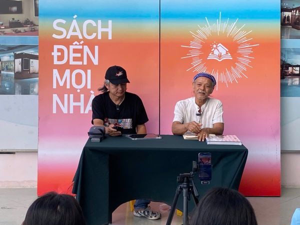 Nhà thơ Inrasara giao lưu với bạn đọc