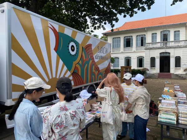 Bạn đọc Vũng Tàu tới tham gia hội sách Sách đến mọi nhà