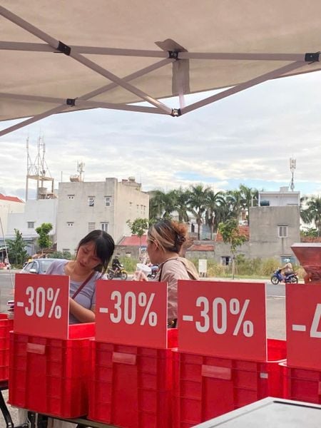Sách đến mọi nhà tại điểm dừng Tuy Hòa