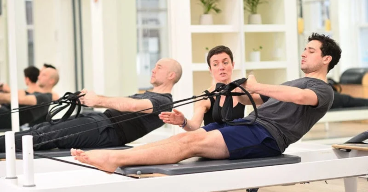 Bài tập cuộn người Pilates: Hướng dẫn đúng kỹ thuật và lưu ý quan trọng