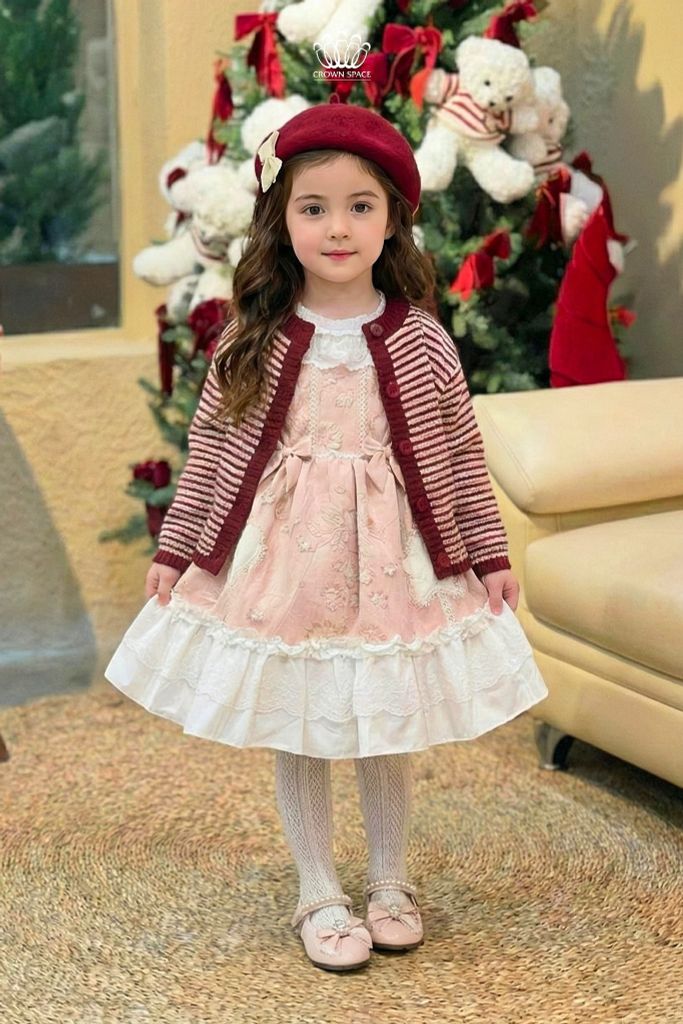🎄 Noel Nên Mặc Gì Cho Bé Gái? Gợi Ý Outfit Xinh Xắn Và Thoải Mái Cho Đêm Giáng Sinh