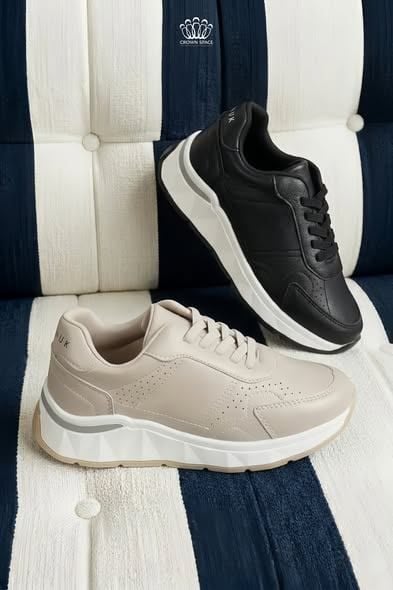 Tối giản nhưng không hề đơn điệu. Đôi Sneaker form chunky nhẹ nhàng này sinh ra để cân mọi outfit từ đi học, đi làm đến dạo phố cuối tuần.